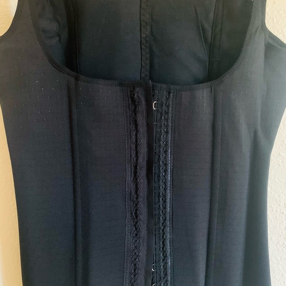 Black Premier Vest - Picture 4 of 8